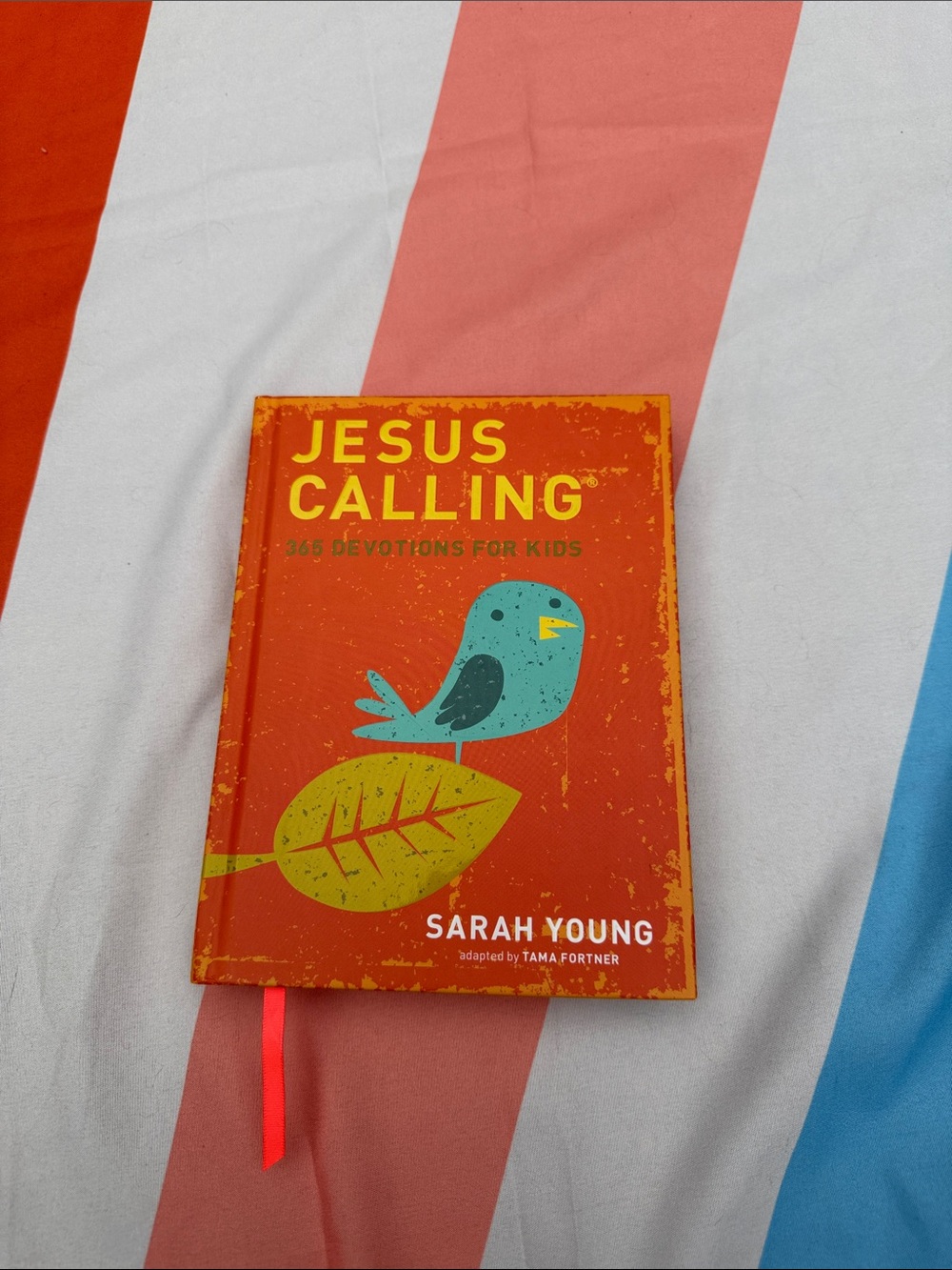 Jesus Calling 365 Devotions for Kids-hardcover book